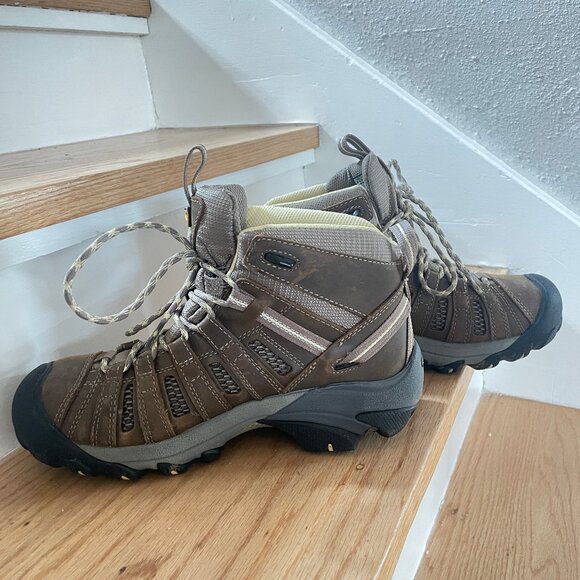Keen Womens Voyageur mid hiking shoes size 8 ( like new) - Picture 12 of 13